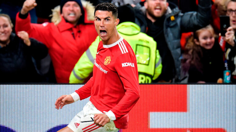 Cristiano Ronaldo, celebrando su gol con el United ante el Atalanta, en Old Trafford, el 20 de octubre de 2021.