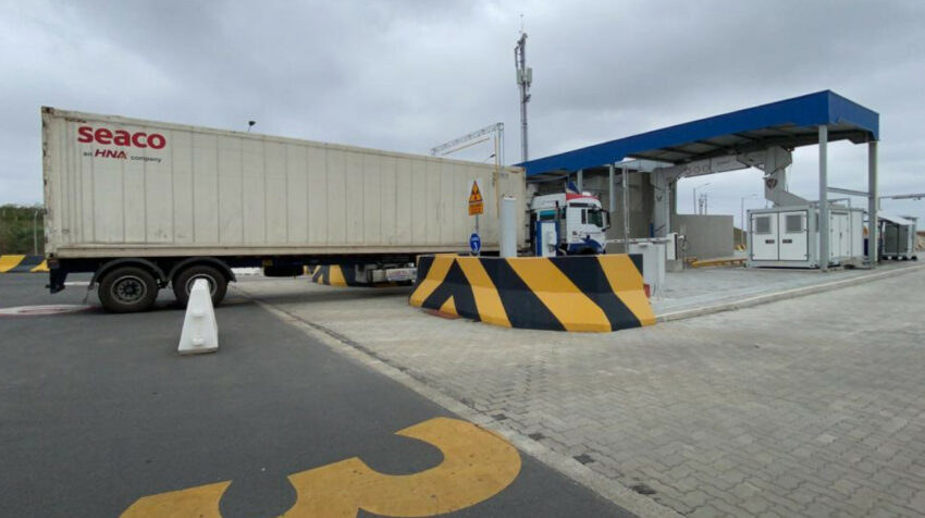 El Puerto de Posorja tiene un sistema de escáneres para revisar la carga de los camiones.
