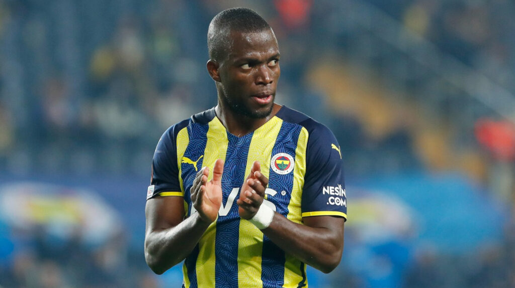 Enner Valencia marca un doblete para el Fenerbahce en la Europa League
