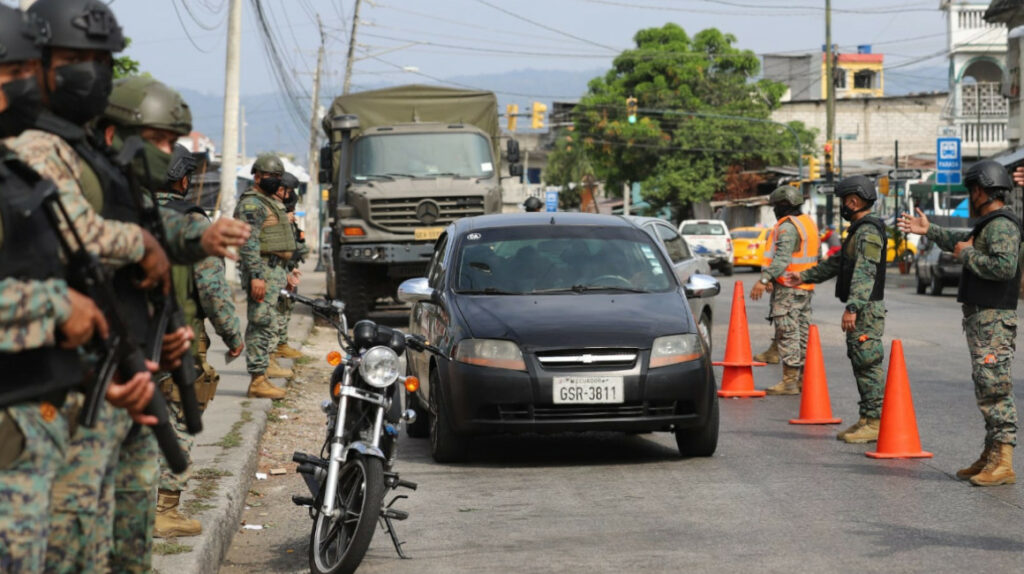 3.317 operativos en 72 horas en la Zona 8, la más violenta de Ecuador