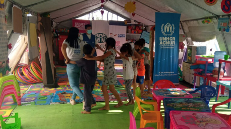 Niños refugiados en un centro de atención temporal de Huaquillas, el 7 de septiembre de 2021.