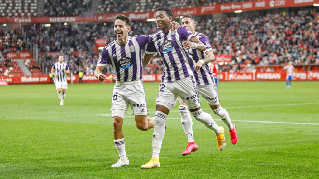 Gonzalo Plata marca su primer gol en la victoria del Valladolid ante el Gijón