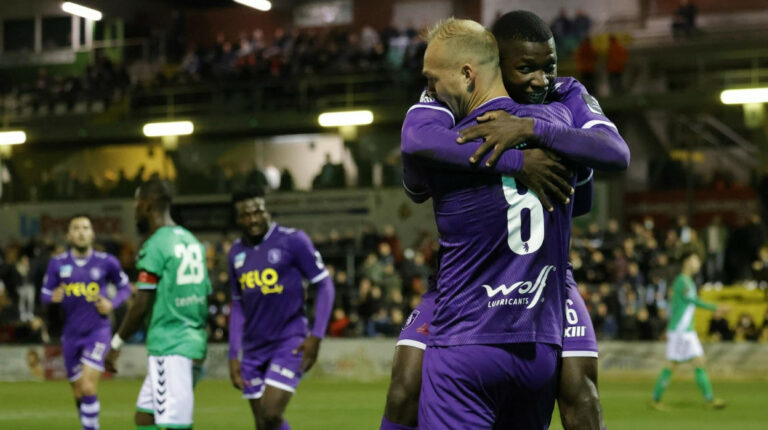 Moisés Caicedo marca su primer gol con Beerschot en la Copa de Bélgica
