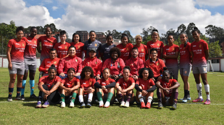La plantilla principal del Deportivo Cuenca femenino de cara a la Copa Libertadores 2021.