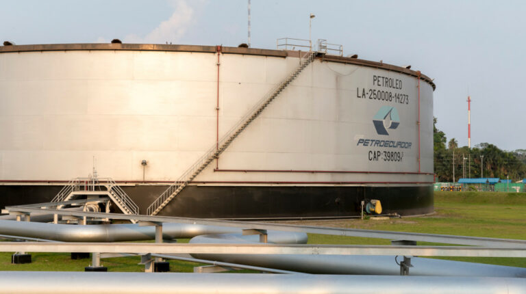 Uno de los tanques de la estación SOTE-Lago Agrio, de Petroecuador, en octubre de 2021.