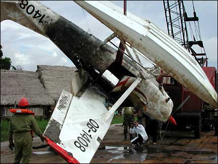 Imagen del avión que tripulaba la familia misionera y fue derribado en Perú, en abril de 2001.
