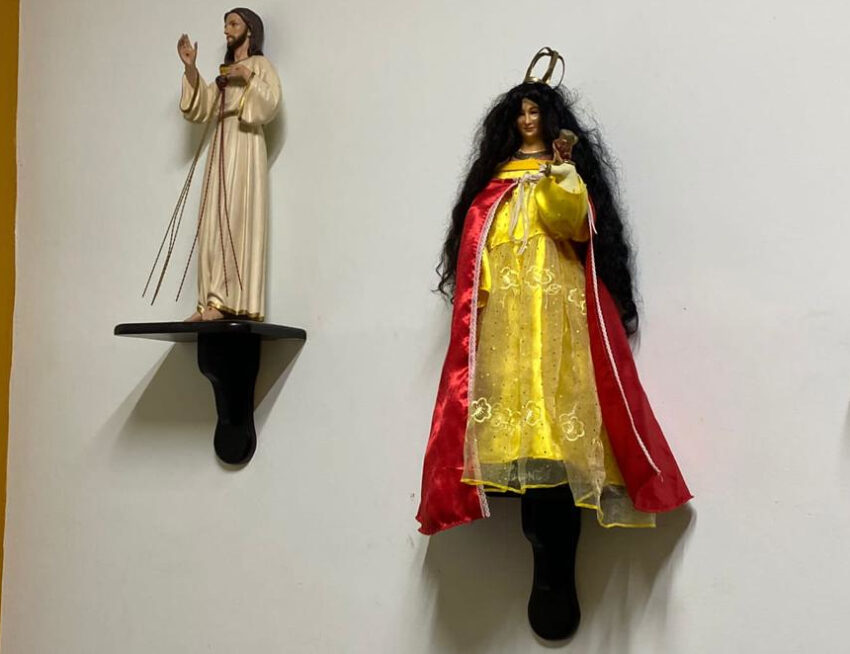 Imagen de la Virgen del Cisne en el camerino de Barcelona, en el Estadio Banco Pichincha.