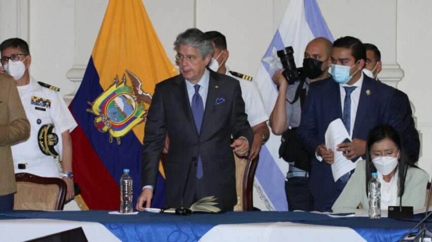 El presidente Guillermo Lasso encabezó una reunión con las autoridades de otras funciones del Estado, parte de su Gabinete y la cúpula de las Fuerzas Armadas y Policía.