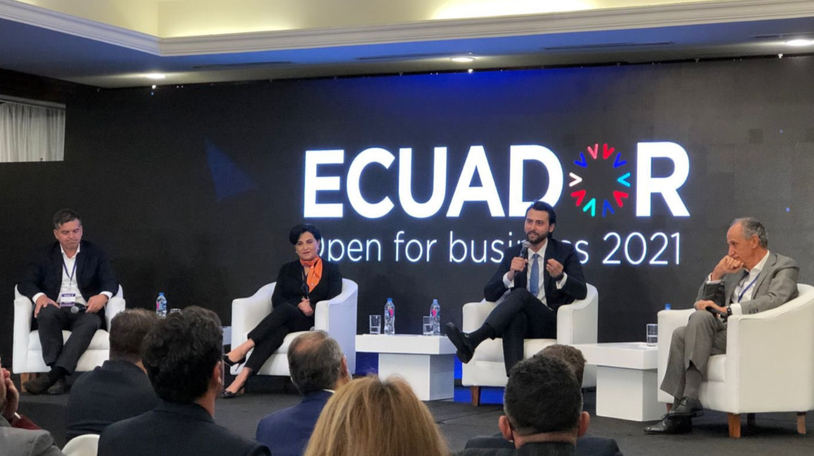 El panel sobre inversión en Turismo del foro Ecuador Open for Business, el 18 de noviembre de 2021.