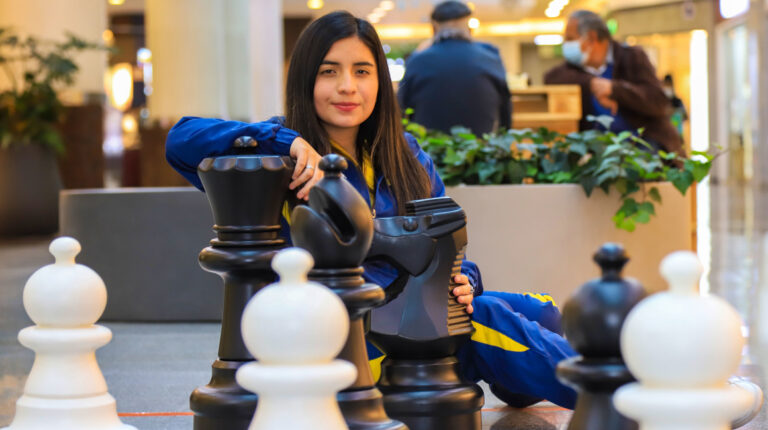 Gambito de medicina, Anahí Ortiz ya casi llega a Gran Maestra de ajedrez