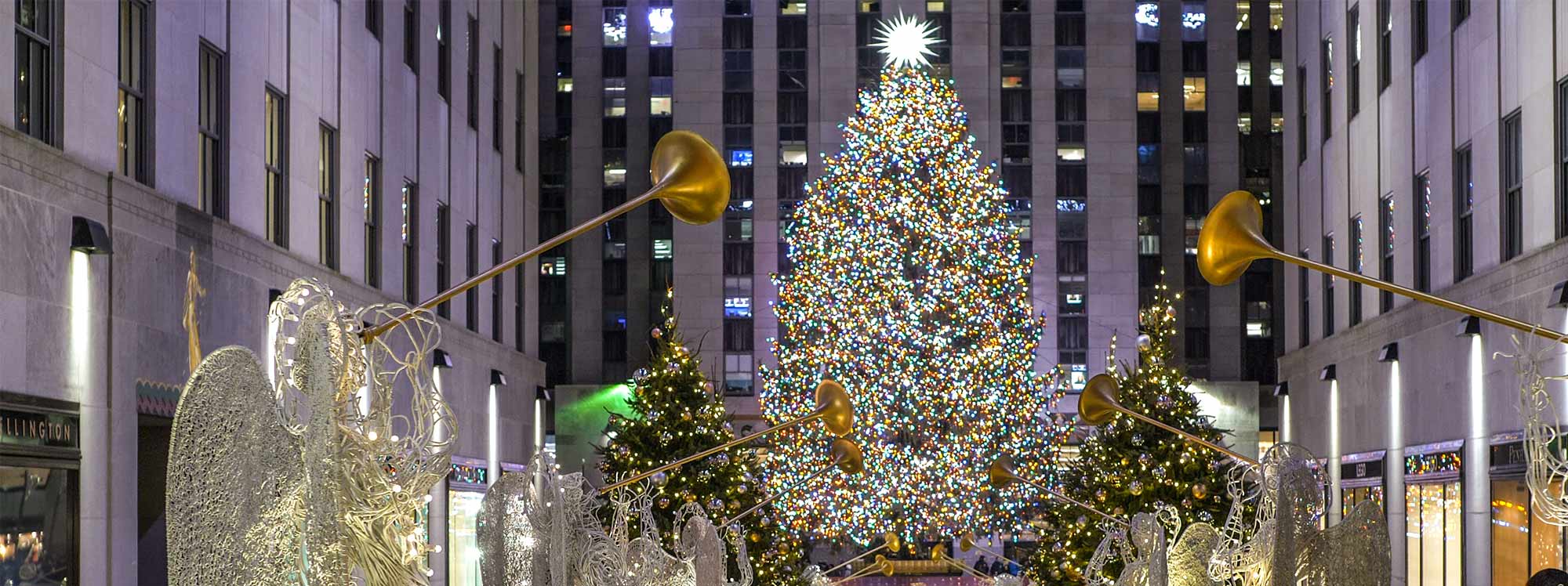 Los árboles de Navidad más famosos del mundo encienden la época navideña