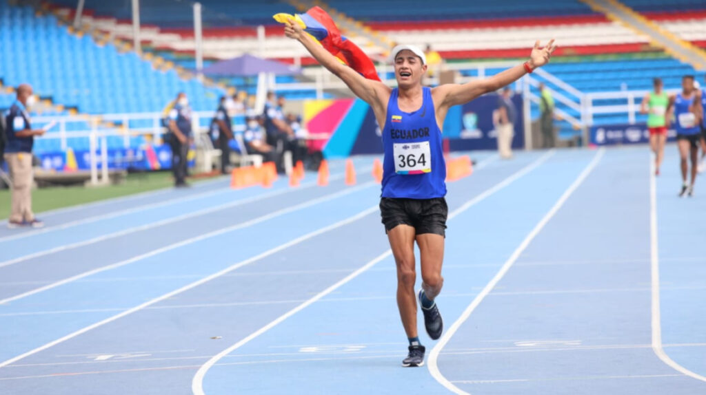 David Hurtado gana medalla de oro en los 20.000 metros marcha, en Cali