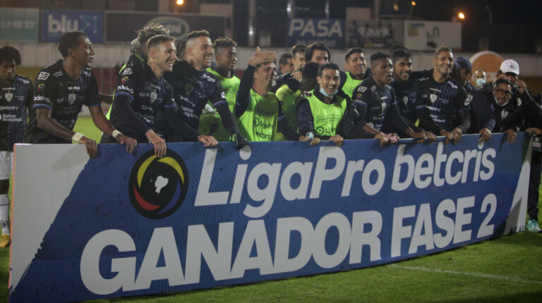 Jugadores de Independiente del Valle, celebrando después del partido ante el Cuenca, el 27 de noviembre de 2021.