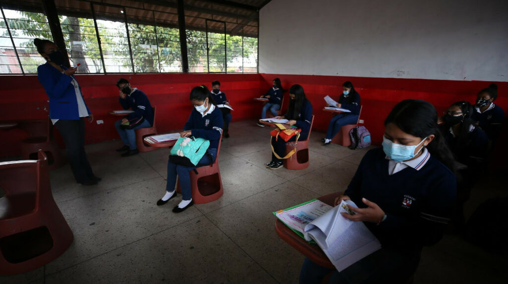 Unicef lamenta que se detenga la reapertura de escuelas por ómicron