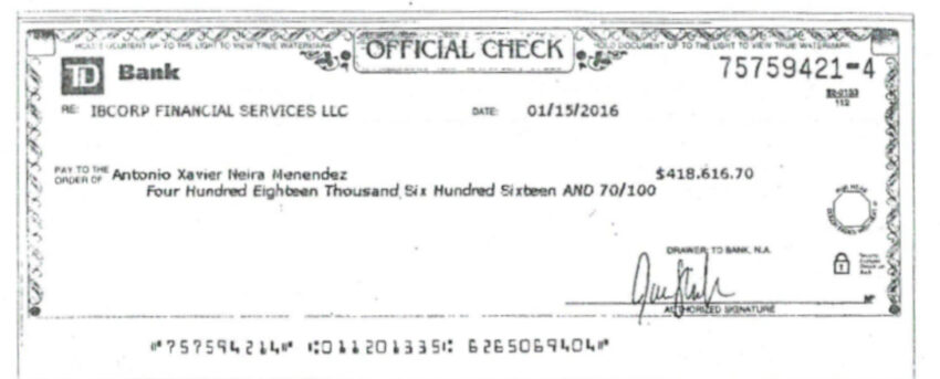 Cheque de caja emitido por IB Corp Financial Services, de Jorge Chérrez, a Xavier Neira Menéndez.