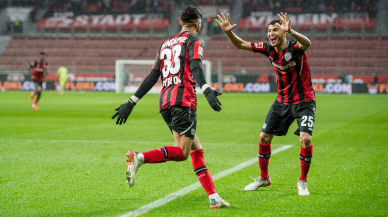 Piero Hincapié marca en la goleada del Leverkusen en la Bundesliga