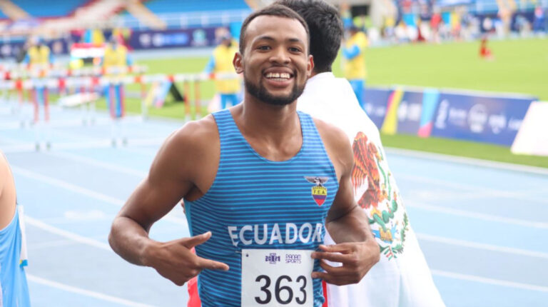 Marcos Herrera, después de los 110 metros vallas en los Juegos Panamericanos Junior de Cali, el 4 de diciembre de 2021.