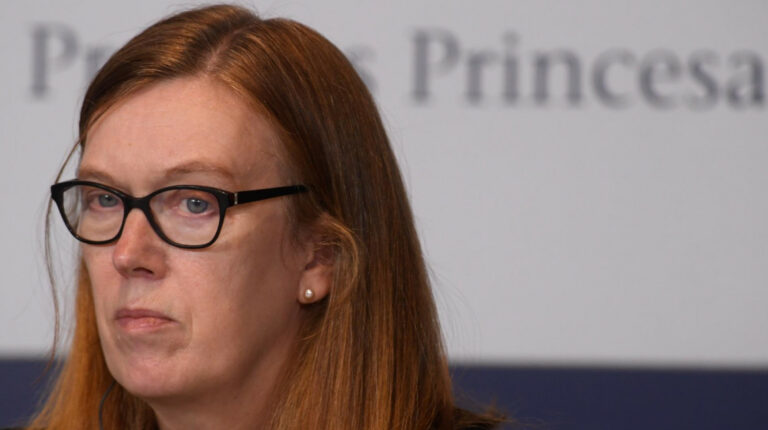 Futuras pandemias serían más letales, según creadora de AstraZeneca