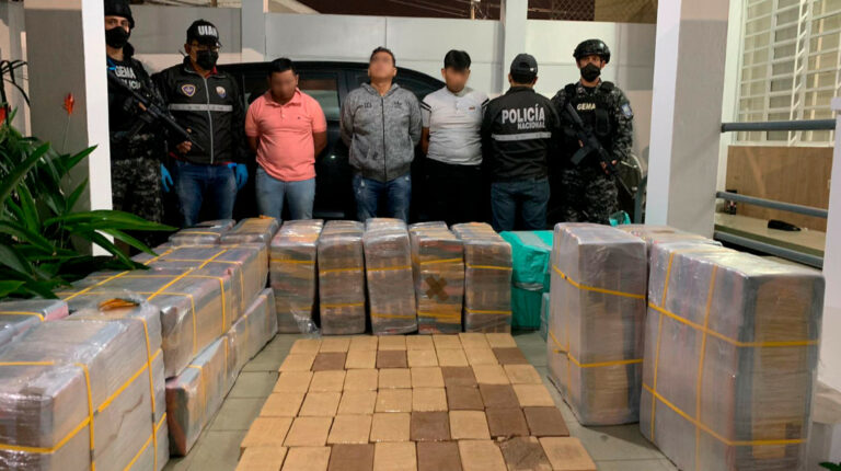 Policía incautó más de una tonelada de cocaína en una casa en Urdesa