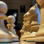 Imagen referencial de una jugada en un tablero de ajedrez. 