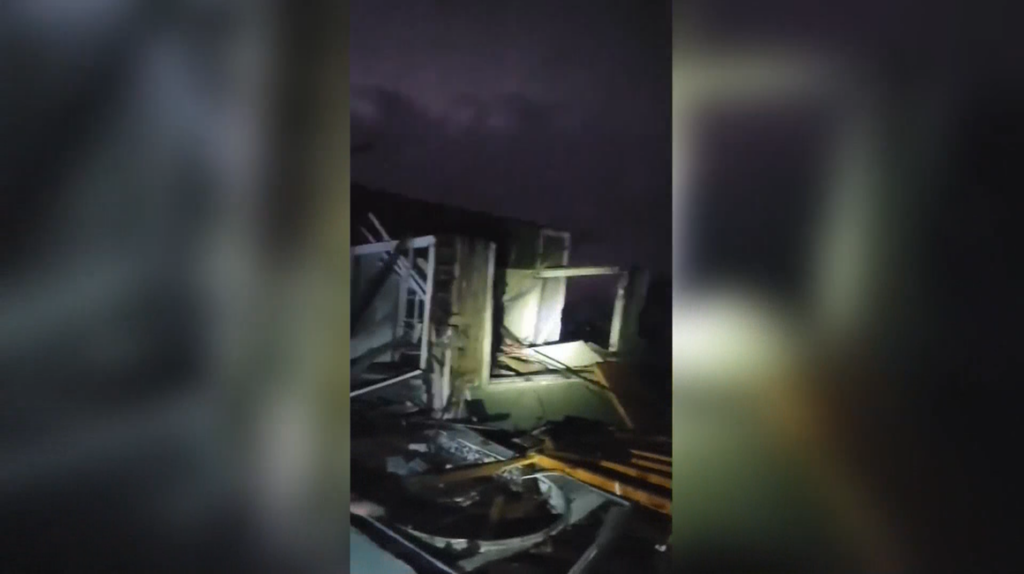 Estados Unidos: 50 muertos por tornados y un almacén de Amazon destruido