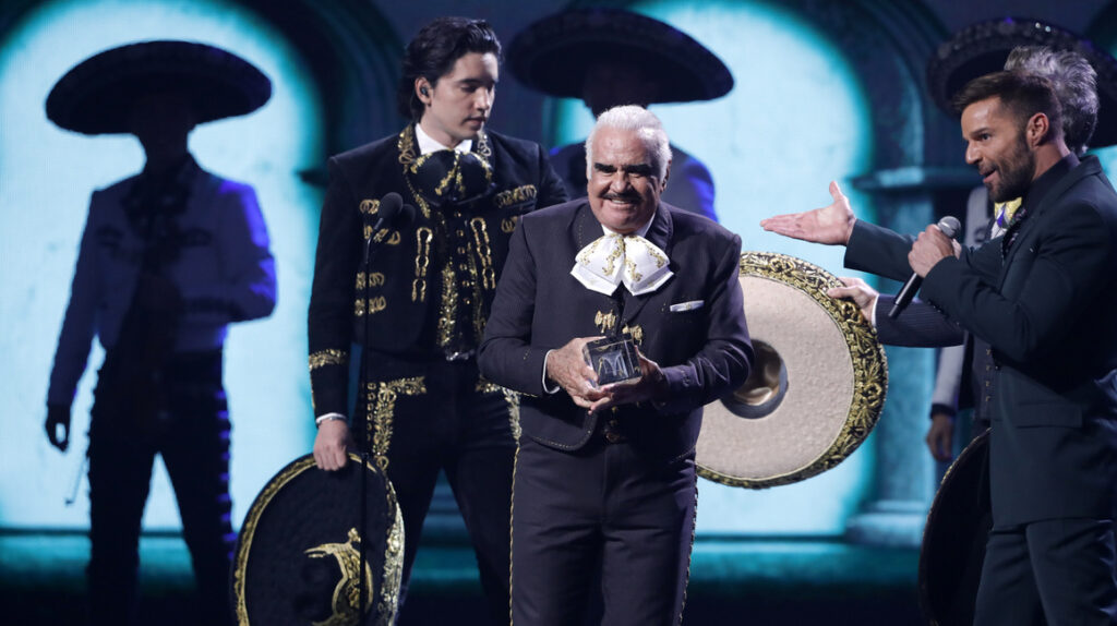Cantante mexicano Vicente Fernández muere a los 81 años