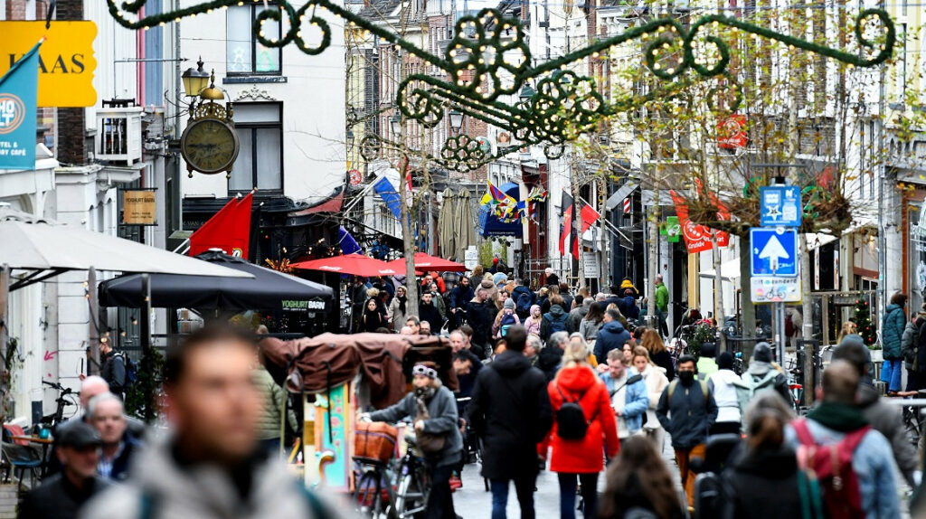 Holanda se confinará en Navidad para frenar el avance de ómicron