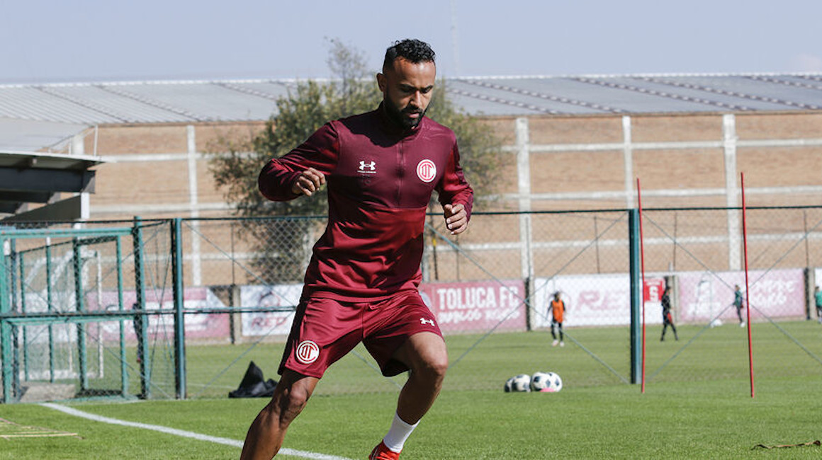 Jordan Sierra durante uno de los entrenamientos del Toluca FC en la pretemporada para el Torneo Clausura 2022.