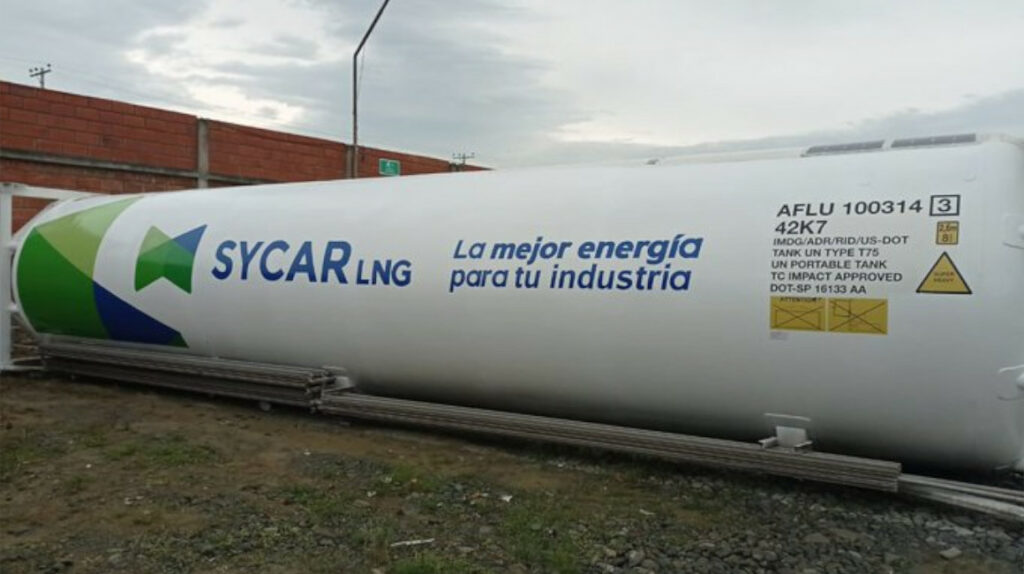 Ecuador hace la primera importación privada de gas natural