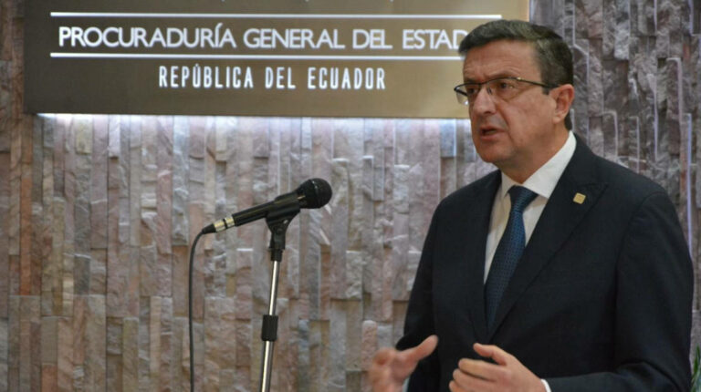 Íñigo Salvador, procurador del Estado, durante una rueda de prensa sobre el caso El Universo, el 23 de diciembre de 2021.