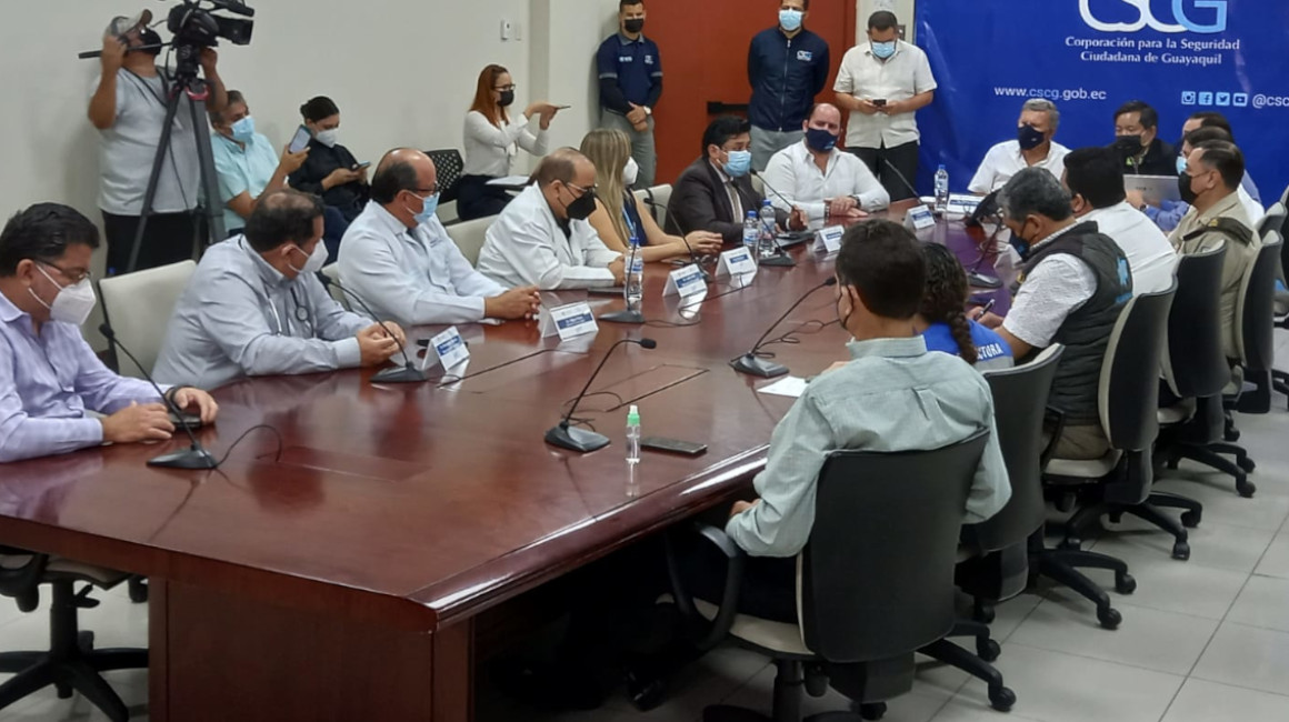 El COE cantonal de Guayaquil se reunió el 27 de diciembre de 2021, tras aumento de casos de Covid-19, y elevó a nivel de alerta 2 sus medidas.