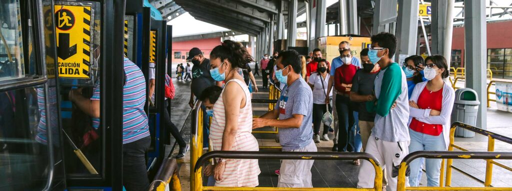 Metrovía de Guayaquil incrementa los  controles de Covid en sus unidades