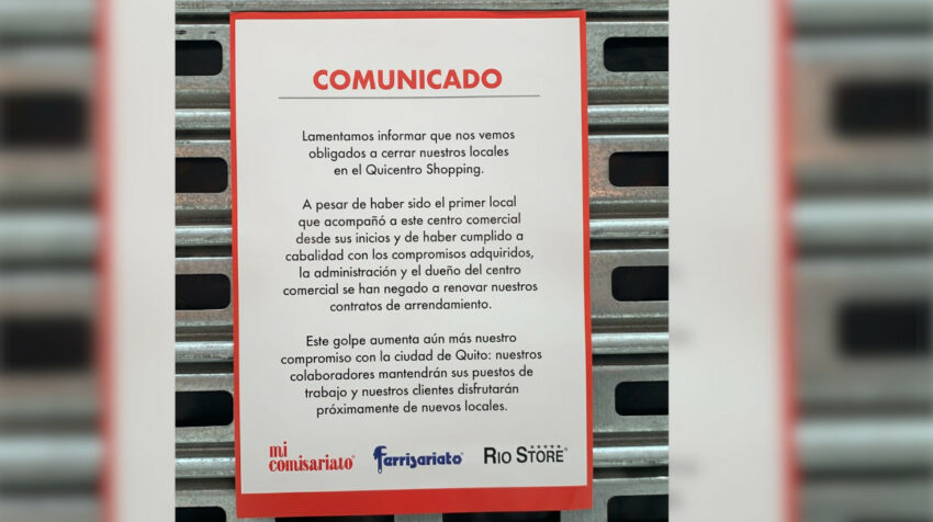 Comunicado de Corporación El Rosado en la puerta de Mi Comisariato en Quicentro Shopping, el 11 de enero de 2021. 