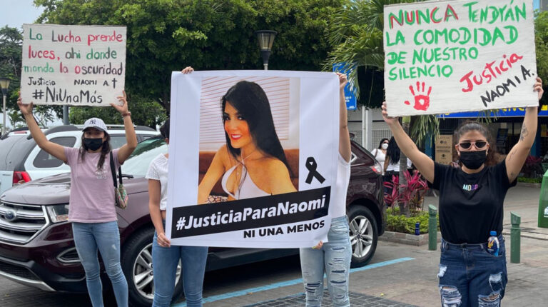 Una serie de plantones se ha desarrollado desde la muerte de Naomi Arcentales, para exigir justicia. Este 12 de enero de 2022 se cumple un mes de su deceso.