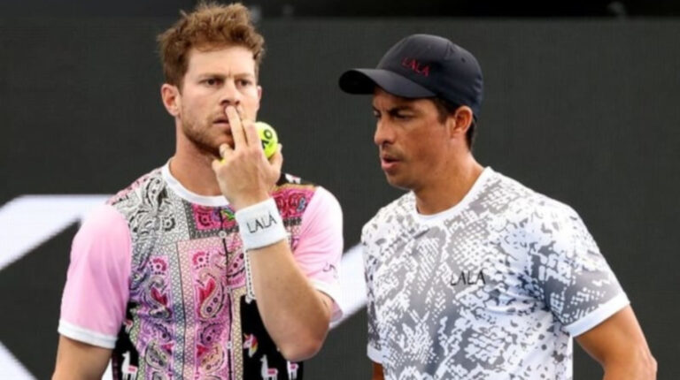 Escobar y Behar clasifican a octavos de final del Abierto de Australia