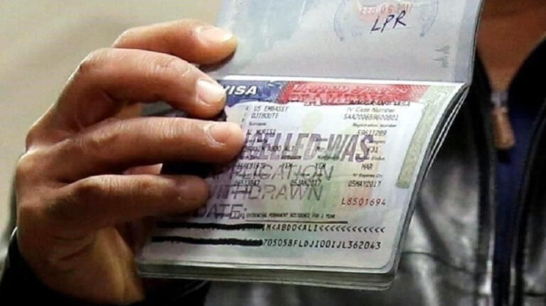 Imagen referencial de una visa de Estados Unidos cancelada.