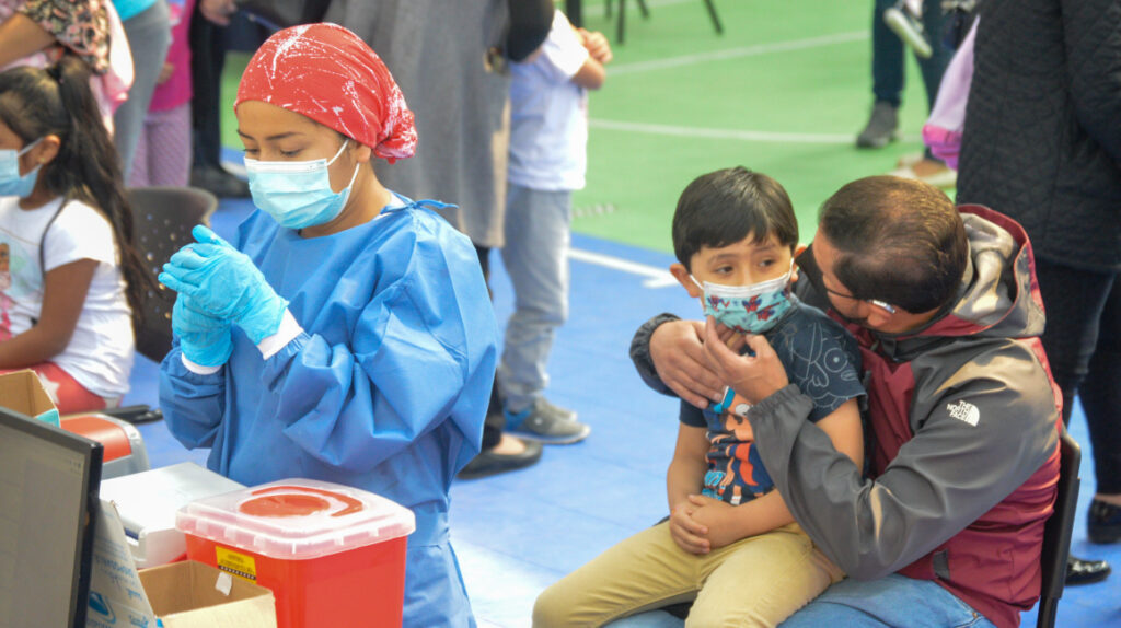 Niños de tres y cuatro años recibirán la vacuna china Sinovac