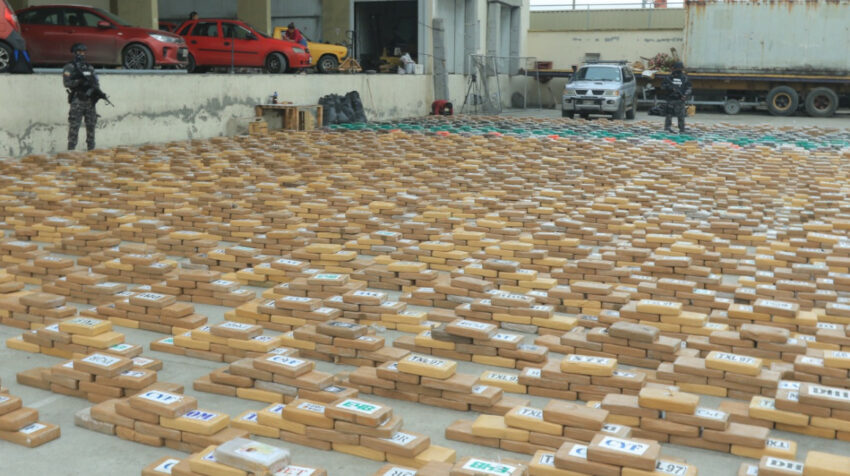 Guayas es considerada un centro de acopio de droga. El 18 de enero de 2022 se decomisaron ocho toneladas de cocaína. 