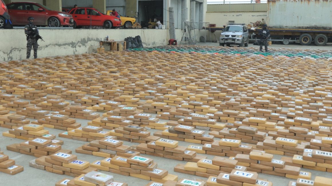 Guayas es considerada un centro de acopio de droga. El 18 de enero de 2022 se decomisaron ocho toneladas de cocaína. 