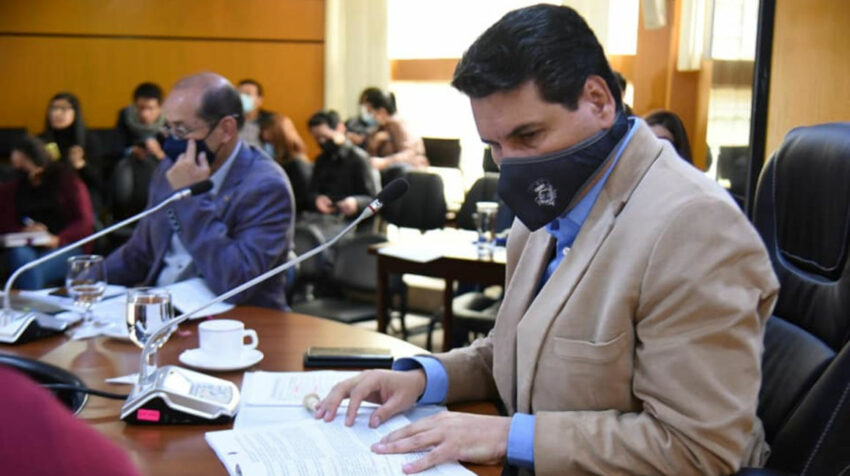 Pedro Palacios, alcalde de Cuenca, en una sesión del Concejo Cantonal de Cuenca el 14 de diciembre de 2021.