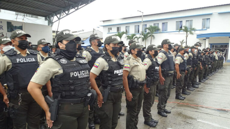 Llegan a Guayaquil los primeros 570 policías extras para reforzar la seguridad