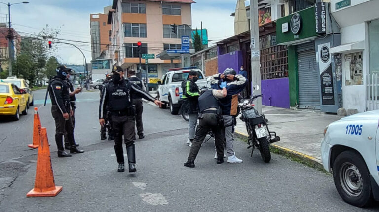 Operativo policial antidelincuencial en Quito, el 26 de enero de 2022.