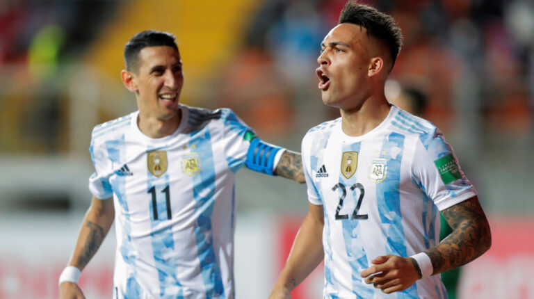 Argentina derrota a Chile y lo complica en las Eliminatorias