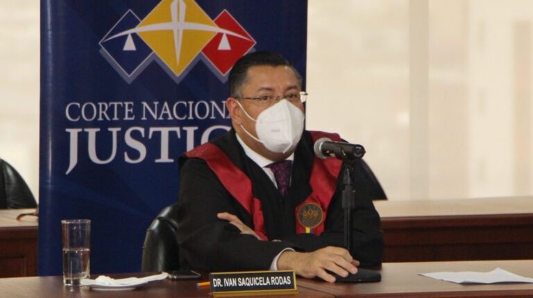 Iván Saquicela en rueda de prensa sobre la situación en la Judicatura, desde la Corte Nacional de Justicia, en Quito, el 2 de febrero de 2022.
