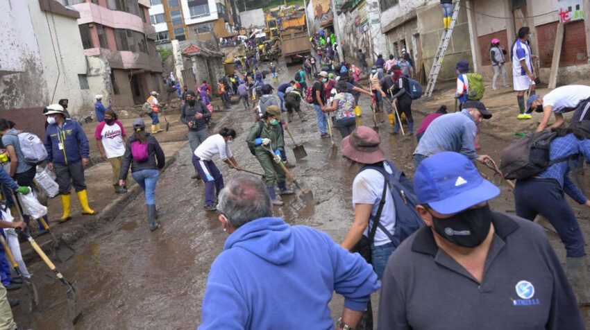Personas en la minga de La Comuna y La Gasca, en Quito, el 5 de febrero de 2022.