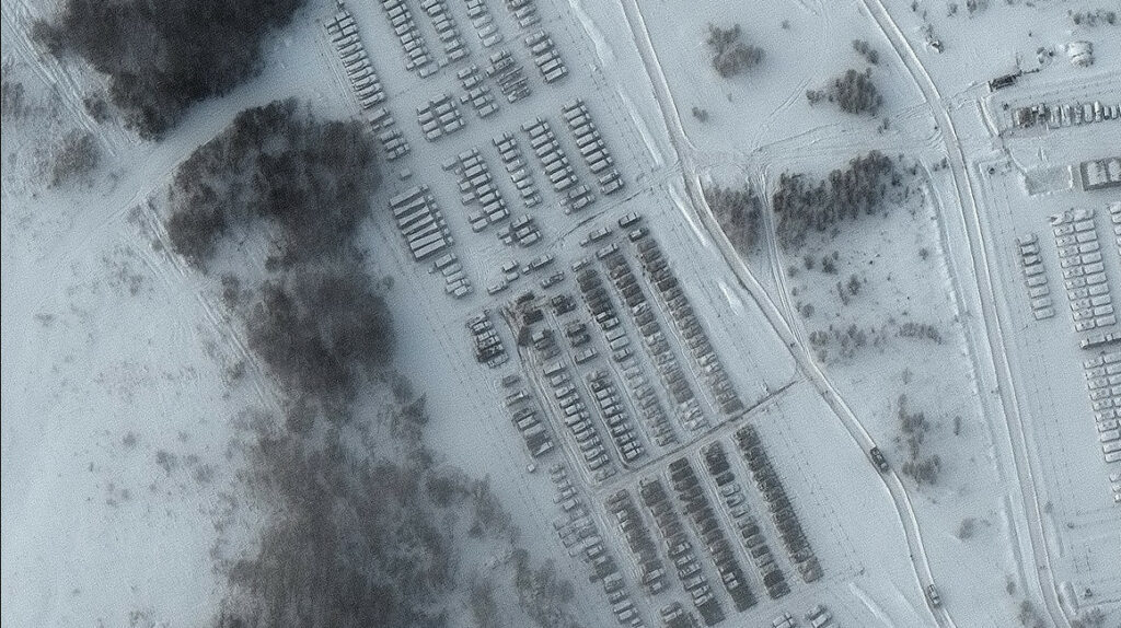 Imágenes satelitales muestran tropas rusas en frontera de Bielorrusia con Ucrania