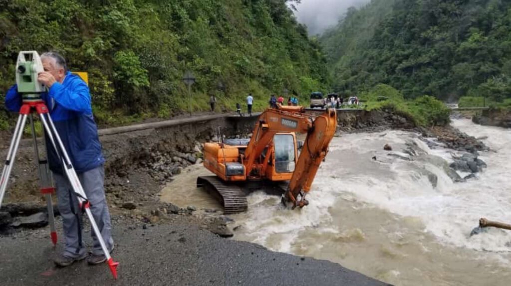 Gobierno construirá vía Latacunga-La Maná mediante emergencia