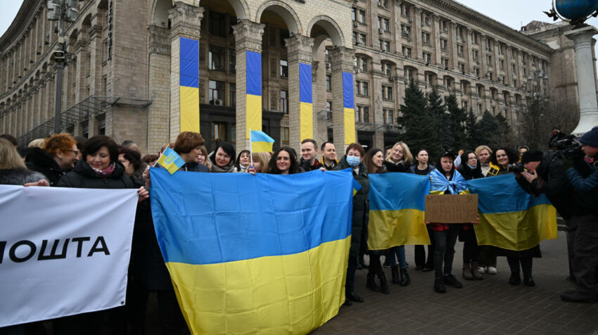 Ucrania convirtió al 16 de febrero, día de la temida invasión rusa según los informes occidentales, en una fiesta de unidad nacional, una demostración de patriotismo en Kiev.