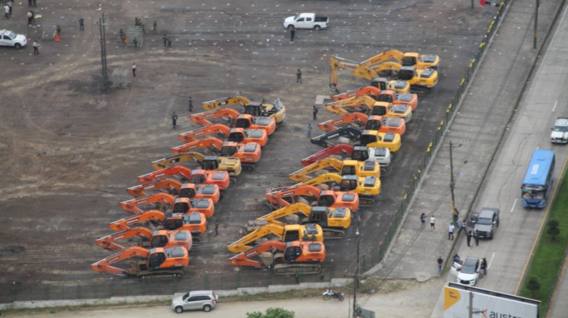 Imagen del operativo contra la minería ilegal en Napo, el 14 de febrero de 2022. Se identificaron 48 retroexcavadoras.
