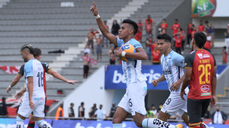 Kevin Sambonino festeja el gol que le marcó a Deportivo Cuenca, el domingo 20 de febrero de 2022.